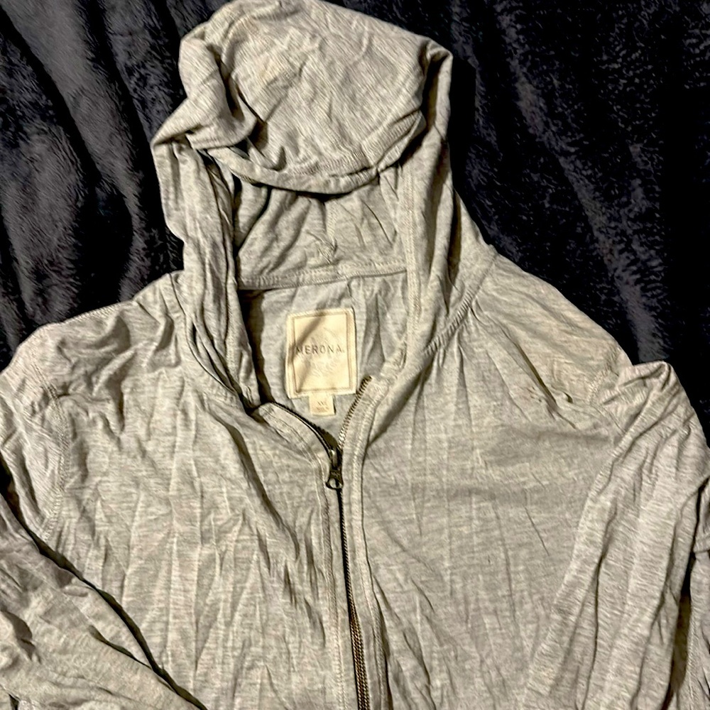 This is a light weight jacket. Great for a windy day.